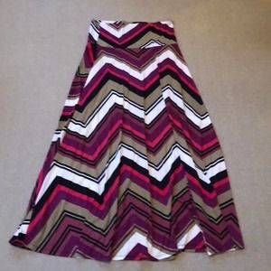 Zac & Rachel Women purple and white flared skirt.